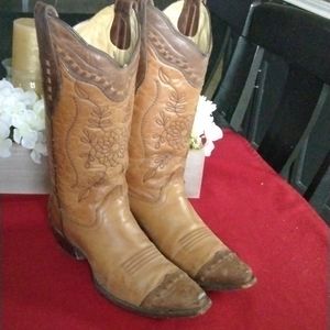 CORRAL COWGIRL BOOTS